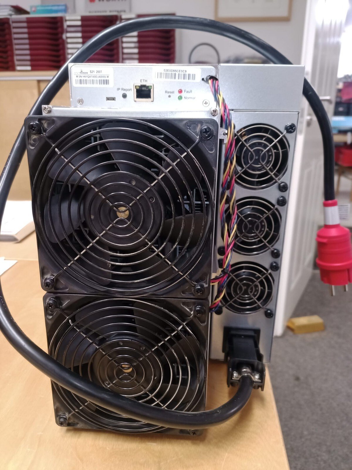 Bitmain Antminer S21 Pro (234 TH/s)